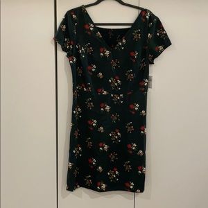 OLD NAVY: Floral dress